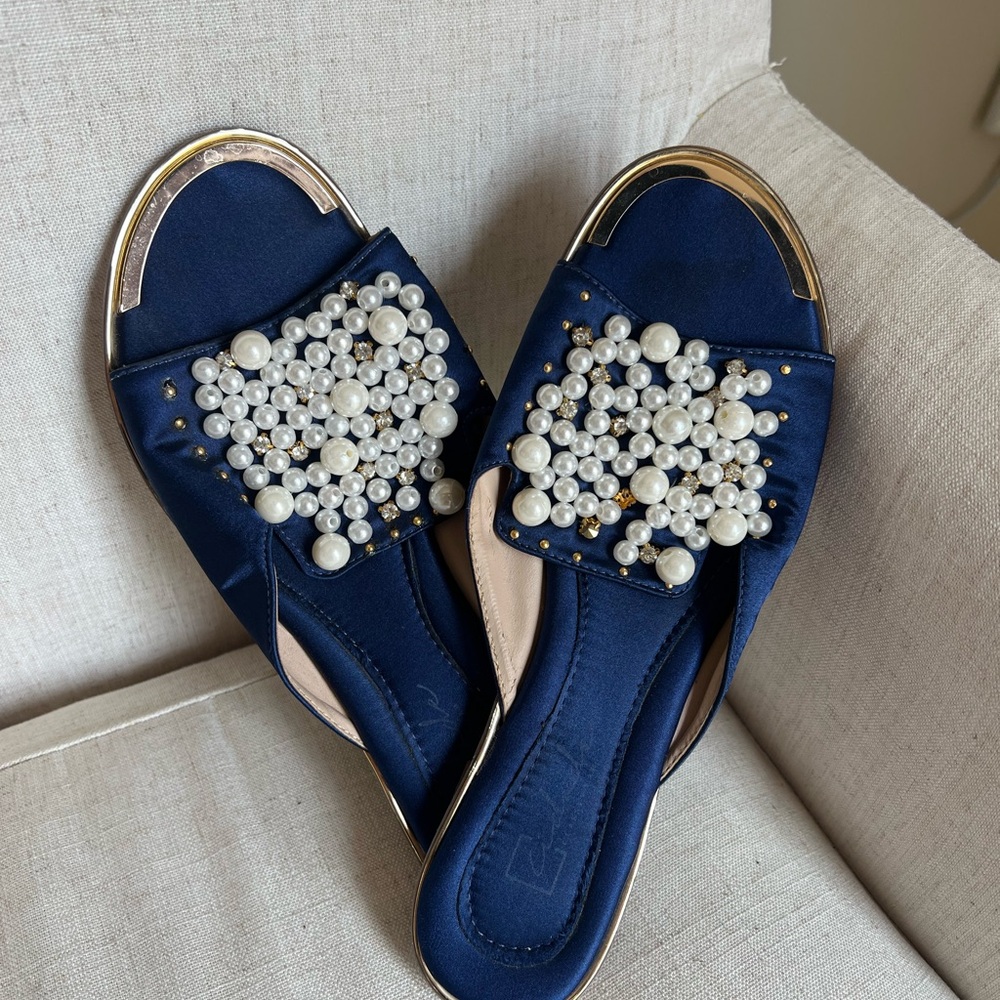 Elegant Navy Blue Pearl Embellished Women's Shoes